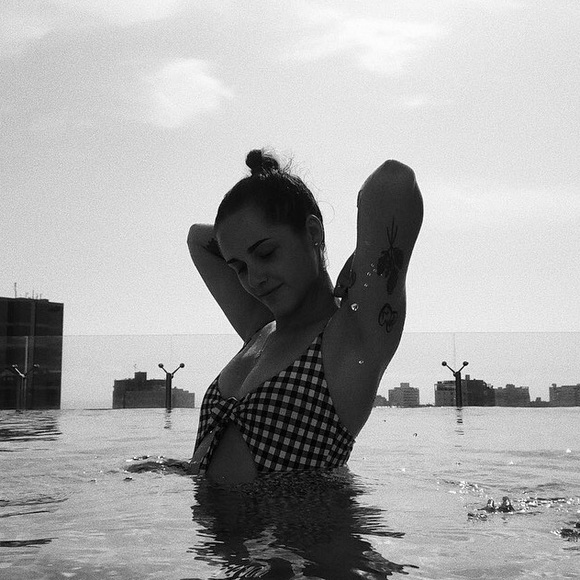 Meet your Posher, Ariel - Picture 1 of 1